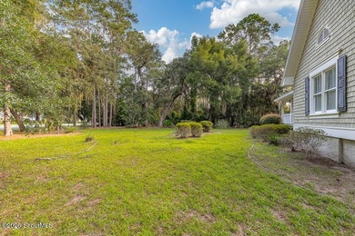 Enjoy exceptional golf course living in this beautifully - photo 10