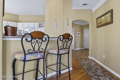 Welcome to this beautifully maintained 3 bedroom, 2 bath condo - photo 12
