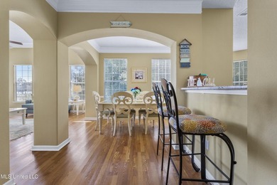 Welcome to this beautifully maintained 3 bedroom, 2 bath condo - photo 17