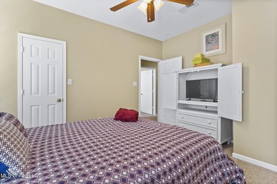 Welcome to this beautifully maintained 3 bedroom, 2 bath condo - photo 24