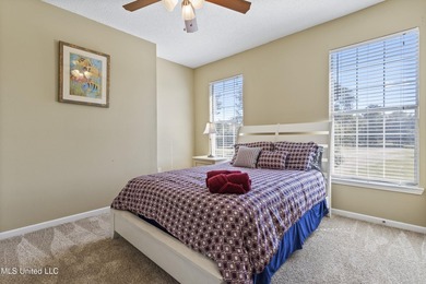 Welcome to this beautifully maintained 3 bedroom, 2 bath condo - photo 25