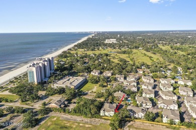 Welcome to this beautifully maintained 3 bedroom, 2 bath condo - photo 30