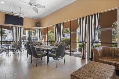 Welcome to this beautifully maintained 3 bedroom, 2 bath condo - photo 35