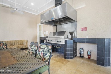 Welcome to this beautifully maintained 3 bedroom, 2 bath condo - photo 36