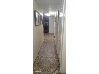 East New York: Beautiful 2 family house featuring a 3 bedroom, 2 - photo 5