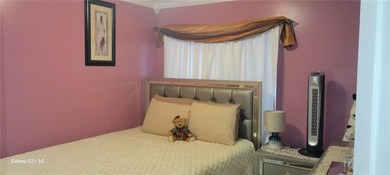 East New York: Beautiful 2 family house featuring a 3 bedroom, 2 - photo 7