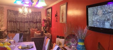 East New York: Beautiful 2 family house featuring a 3 bedroom, 2 - photo 8