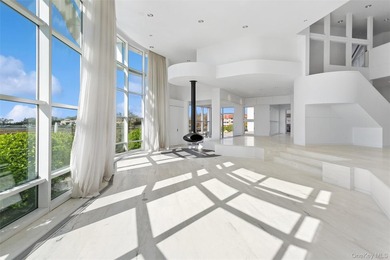 Commanding one of the most coveted positions in Hewlett Bay Park - photo 10