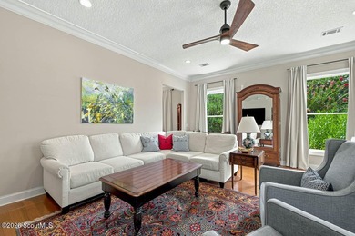 Set in a timeless mid-island location, this charming - photo 5