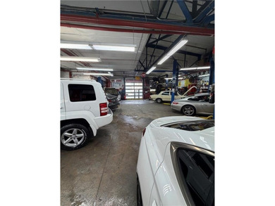 We are pleased to present a rare opportunity to purchase an Auto - photo 8