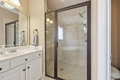 Offering a spacious and inviting layout, this one and a half - photo 22
