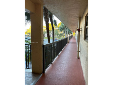 (private lake, pond, creek) Condo For Sale in Tamarac Florida