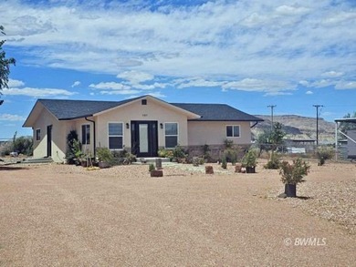 Lake Powell Home For Sale in Big Water Utah