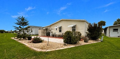 This tastefully updated and well maintained 2 bed 2 bath - photo 6