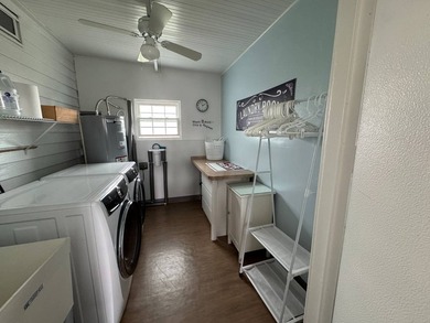 Don't miss this beautiful, top of the line, fully furnished 864 - photo 6