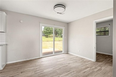 Nice home located on the beautiful, members-only Sebastian Lake - photo 11