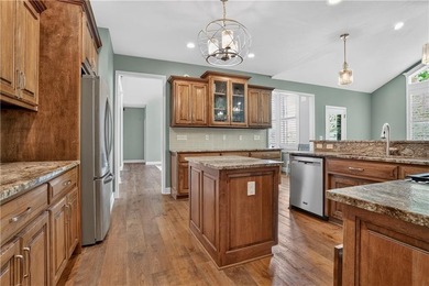 Welcome to this beautifully updated 5-bedroom, 4.5-bath home in - photo 15