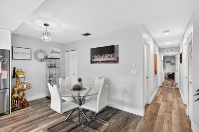 Amazing opportunity to own this spacious and beautifully updated - photo 15