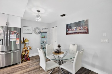 Amazing opportunity to own this spacious and beautifully updated - photo 16