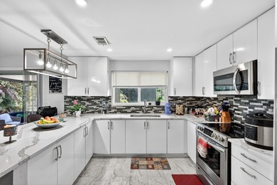 Amazing opportunity to own this spacious and beautifully updated - photo 20