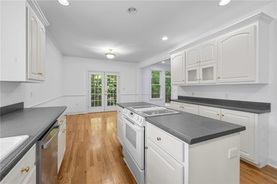 Beautiful 4-bedroom brick home on a large, private lot in the - photo 10