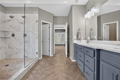 Welcome to this beautifully updated 5-bedroom, 4.5-bath home in - photo 21