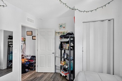 Amazing opportunity to own this spacious and beautifully updated - photo 26