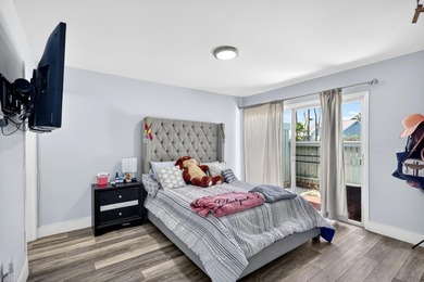 Amazing opportunity to own this spacious and beautifully updated - photo 29