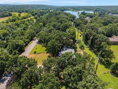 Nice home located on the beautiful, members-only Sebastian Lake - photo 32