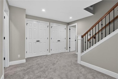 Welcome to this beautifully updated 5-bedroom, 4.5-bath home in - photo 33