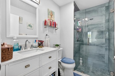 Amazing opportunity to own this spacious and beautifully updated - photo 35