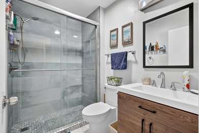 Amazing opportunity to own this spacious and beautifully updated - photo 39