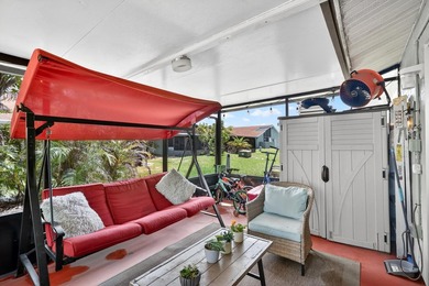 Amazing opportunity to own this spacious and beautifully updated - photo 42
