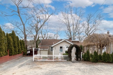 (private lake, pond, creek) Home For Sale in East Wareham Massachusetts