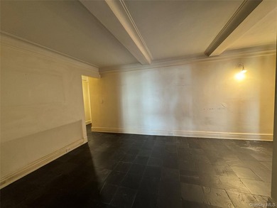 Welcome to this appealing 1-bedroom, 1-bathroom cooperative - photo 21