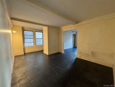 Welcome to this appealing 1-bedroom, 1-bathroom cooperative - photo 22