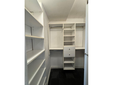 Welcome to this appealing 1-bedroom, 1-bathroom cooperative - photo 24