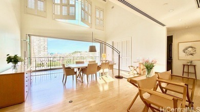 Penthouse living at Courtyards at Punahou-an exceptionally rare - photo 2