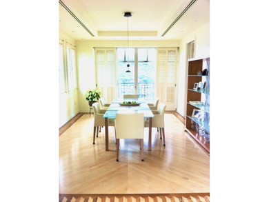Penthouse living at Courtyards at Punahou-an exceptionally rare - photo 4