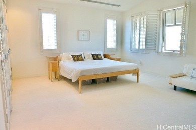 Penthouse living at Courtyards at Punahou-an exceptionally rare - photo 7