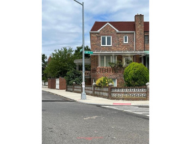 Dyker Heights Location/Independence Avenue. 2 family, 6 room - photo 1