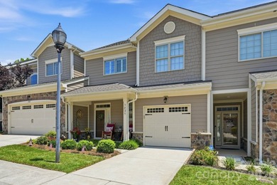 Welcome to this beautifully maintained 3-bedroom, 2.5-bath - photo 2