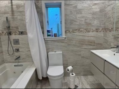 Dyker Heights Location/Independence Avenue. 2 family, 6 room - photo 8