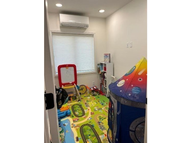 Dyker Heights Location/Independence Avenue. 2 family, 6 room - photo 9