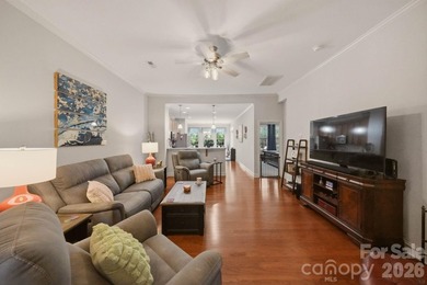Welcome to this beautifully maintained 3-bedroom, 2.5-bath - photo 9