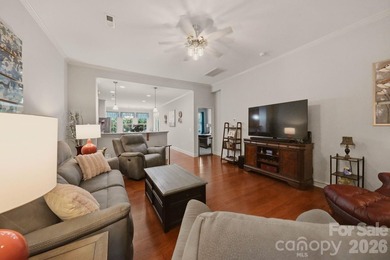 Welcome to this beautifully maintained 3-bedroom, 2.5-bath - photo 10