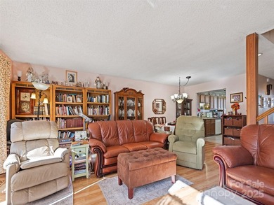 Spacious Townhome with detached 2 car garage. Open kitchen / - photo 10