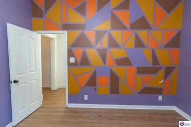 Looking for an amazing home with attention to detail everywhere? - photo 10
