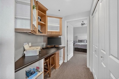 Wonderful Downtown Living! This sleek downtown condo is ideal