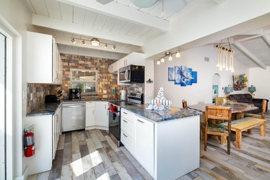 Welcome to your dream waterfront retreat in the heart of the - photo 23